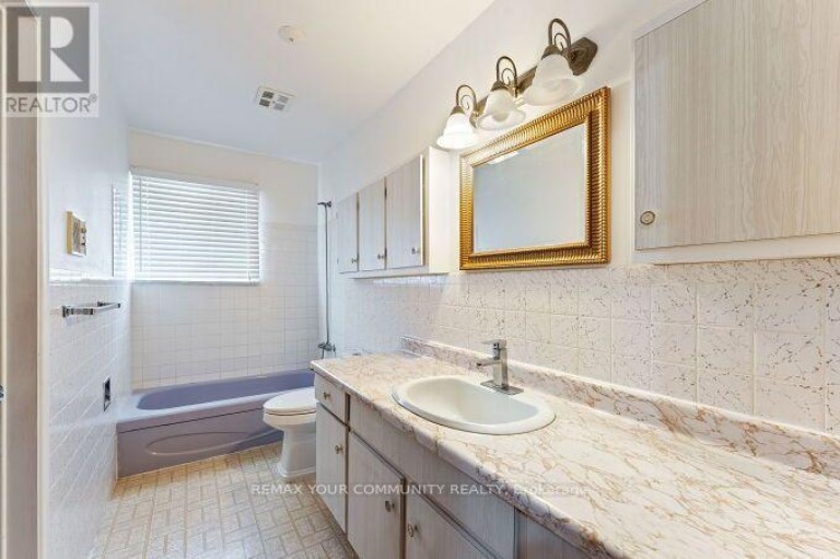 225 16TH AVENUE, Richmond Hill (Langstaff), Ontario, L4C7A6