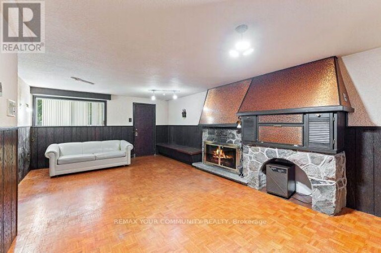 225 16TH AVENUE, Richmond Hill (Langstaff), Ontario, L4C7A6