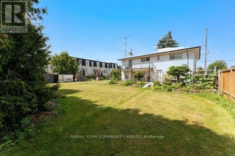 225 16TH AVENUE, Richmond Hill (Langstaff), Ontario, L4C7A6