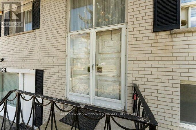 225 16TH AVENUE, Richmond Hill (Langstaff), Ontario, L4C7A6