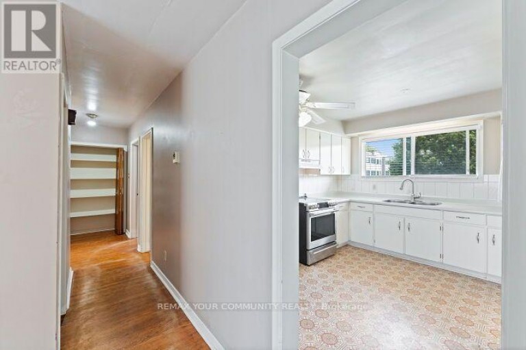 225 16TH AVENUE, Richmond Hill (Langstaff), Ontario, L4C7A6