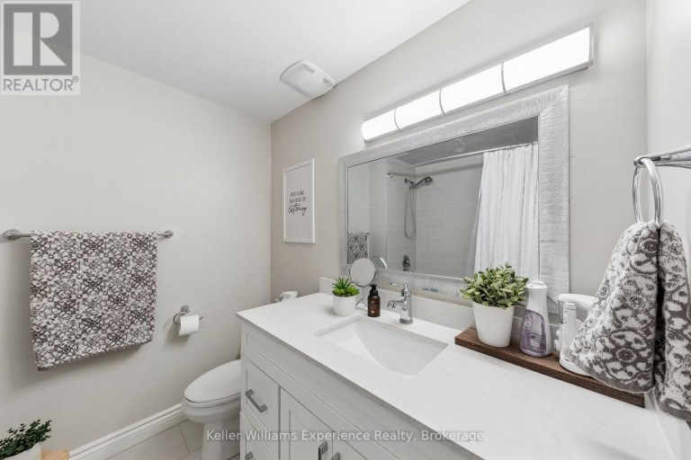 23 - 2 BERNICK DRIVE, Barrie (Grove East), Ontario, L4M5K4