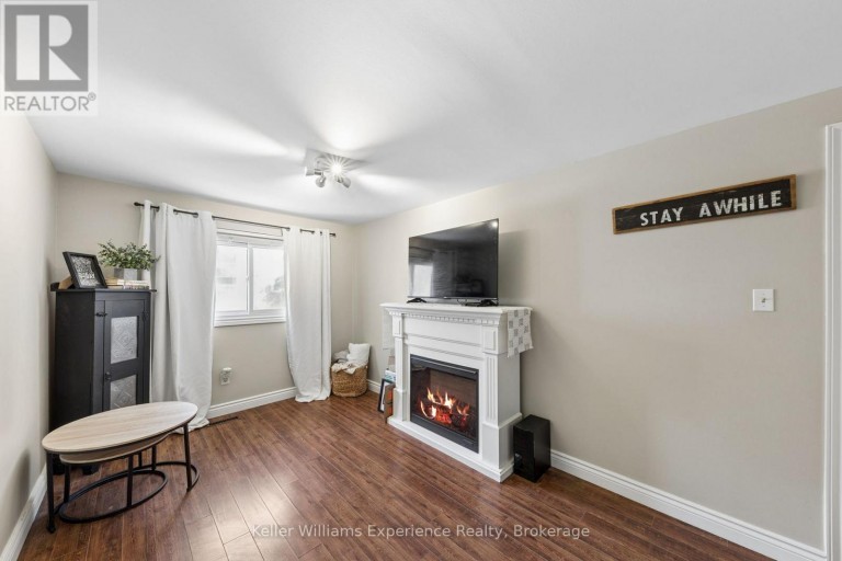 23 - 2 BERNICK DRIVE, Barrie (Grove East), Ontario, L4M5K4