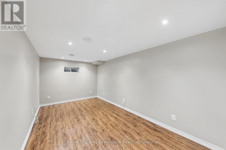 23 - 2 BERNICK DRIVE, Barrie (Grove East), Ontario, L4M5K4