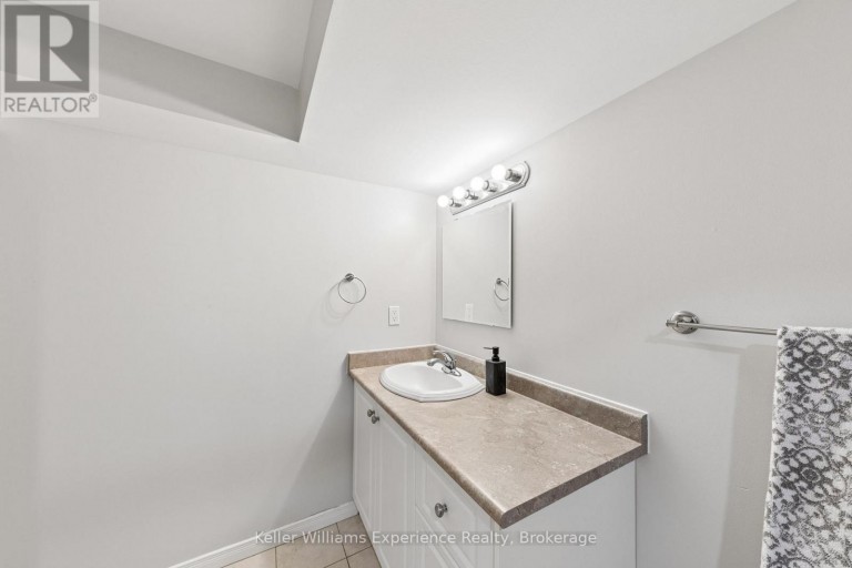 23 - 2 BERNICK DRIVE, Barrie (Grove East), Ontario, L4M5K4