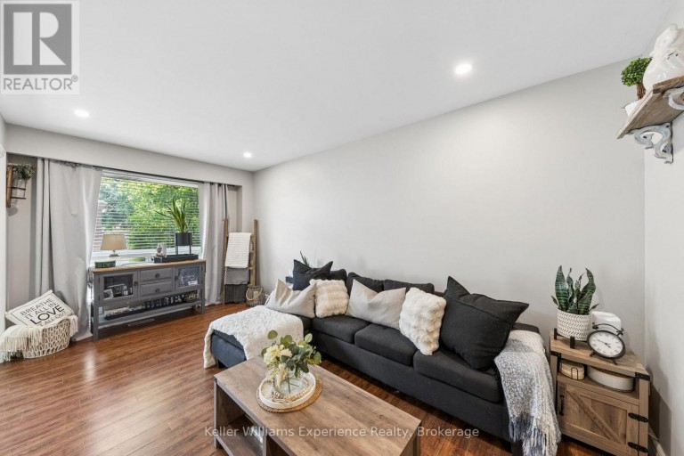 23 - 2 BERNICK DRIVE, Barrie (Grove East), Ontario, L4M5K4