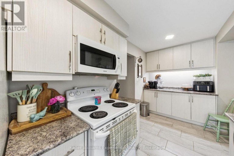 23 - 2 BERNICK DRIVE, Barrie (Grove East), Ontario, L4M5K4