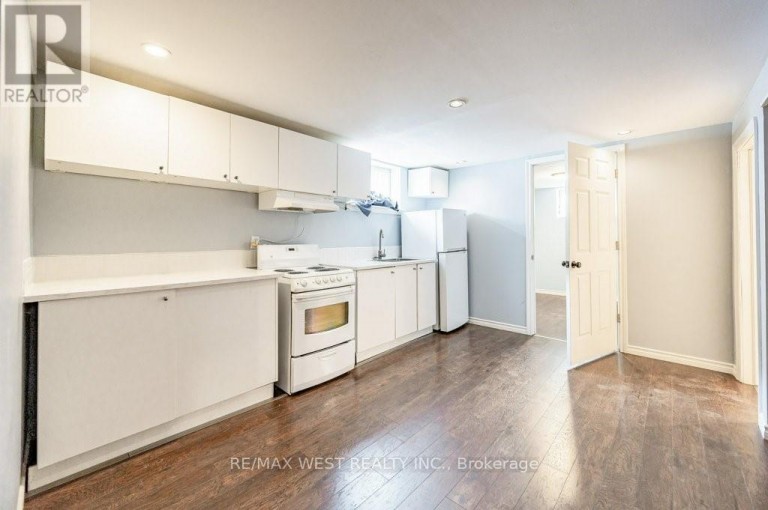 305 MOHAWK ROAD E, Hamilton (Hill Park), Ontario, L9A2J5