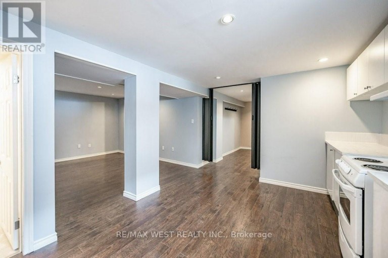 305 MOHAWK ROAD E, Hamilton (Hill Park), Ontario, L9A2J5