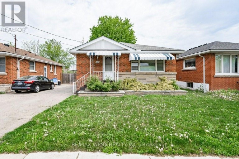 305 MOHAWK ROAD E, Hamilton (Hill Park), Ontario, L9A2J5