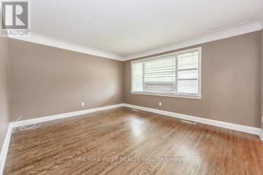305 MOHAWK ROAD E Hamilton (Hill Park) Ontario photo 4