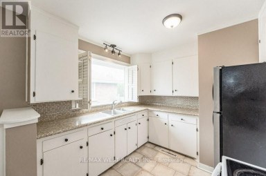 305 MOHAWK ROAD E Hamilton (Hill Park) Ontario photo 9