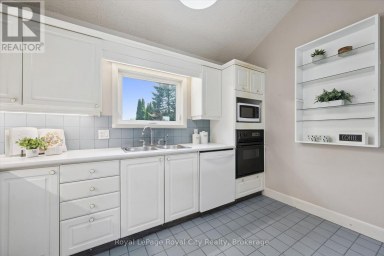 8060 WELLINGTON 18 ROAD Centre Wellington (Fergus) Ontario photo 14