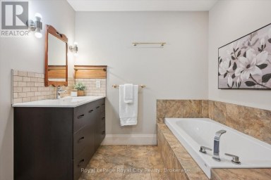 8060 WELLINGTON 18 ROAD Centre Wellington (Fergus) Ontario photo 23