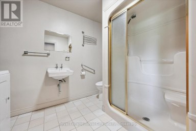 8060 WELLINGTON 18 ROAD Centre Wellington (Fergus) Ontario photo 35