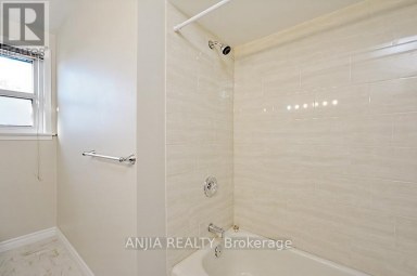 UPPER - 80 ALAMOSA DRIVE Toronto (Bayview Village) Ontario photo 12
