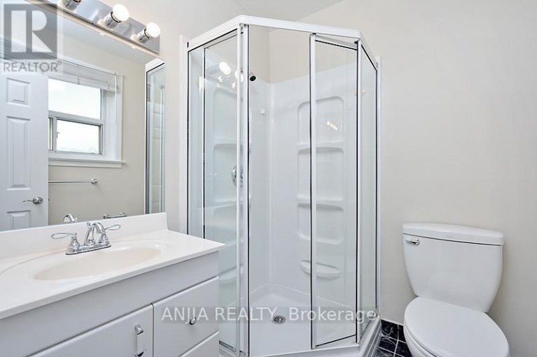UPPER - 80 ALAMOSA DRIVE, Toronto (Bayview Village), Ontario, M2J2N9