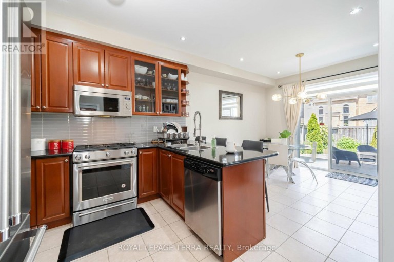 UPPER - 30 EATONVILLE STREET, Brampton (Northwest Sandalwood Parkway), Ontario, L7A0M7