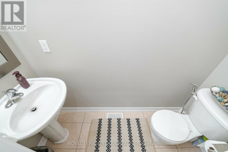 UPPER - 30 EATONVILLE STREET, Brampton (Northwest Sandalwood Parkway), Ontario, L7A0M7