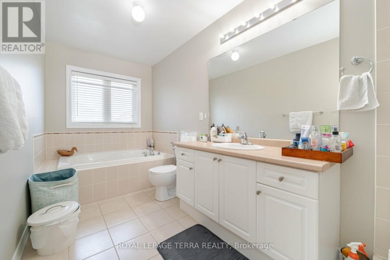 UPPER - 30 EATONVILLE STREET, Brampton (Northwest Sandalwood Parkway), Ontario, L7A0M7