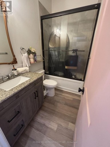 1 - 52 BARTON STREET E, Hamilton (Beasley), Ontario, L8L2V8