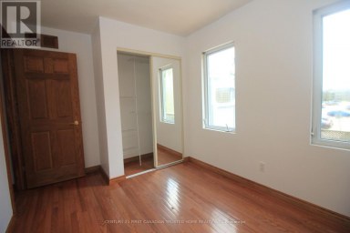 176 OLDHAM STREET London South (South T) Ontario photo 10