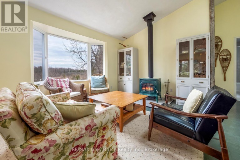 65 LAWRENCE ROAD, South Bruce Peninsula, Ontario, N0H2T0