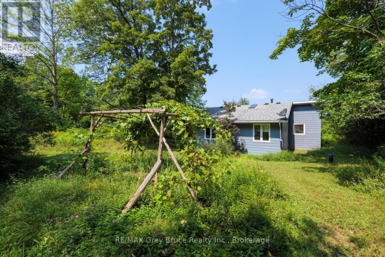 65 LAWRENCE ROAD, South Bruce Peninsula, Ontario, N0H2T0