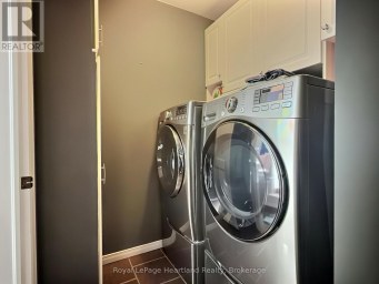 425 WILLIAM STREET South Huron (Exeter) Ontario photo 23