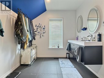 425 WILLIAM STREET South Huron (Exeter) Ontario photo 31