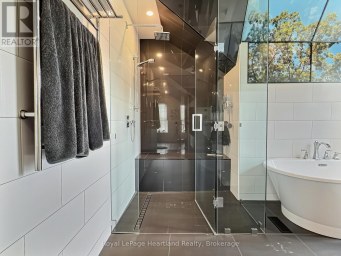 425 WILLIAM STREET South Huron (Exeter) Ontario photo 33