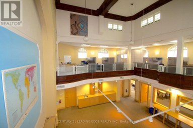 NORTH - OFFICE (2 STOREY) - 2550 DANFORTH AVENUE Toronto (East End-Danforth) Ontario photo 11