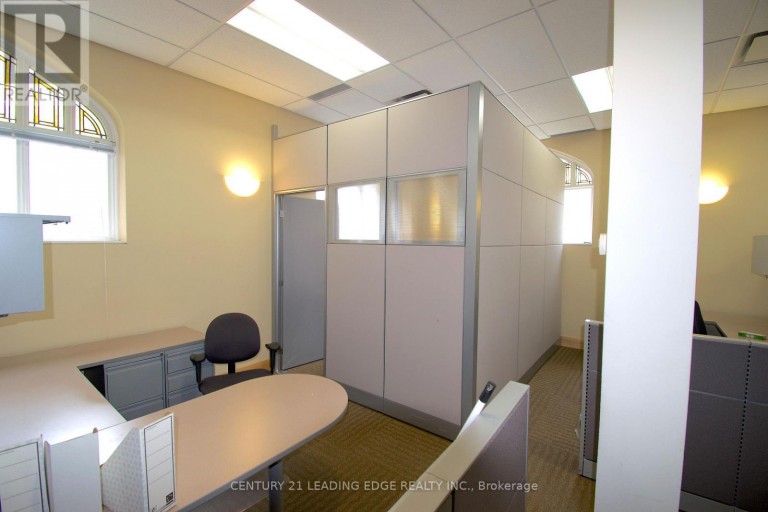 NORTH - OFFICE (2 STOREY) - 2550 DANFORTH AVENUE, Toronto (East End-Danforth), Ontario, M4C1L2