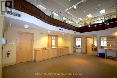 NORTH - OFFICE (2 STOREY) - 2550 DANFORTH AVENUE Toronto (East End-Danforth) Ontario photo 3