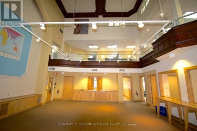 NORTH - OFFICE (2 STOREY) - 2550 DANFORTH AVENUE Toronto (East End-Danforth) Ontario photo 5