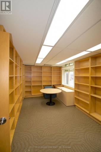 NORTH - OFFICE (2 STOREY) - 2550 DANFORTH AVENUE, Toronto (East End-Danforth), Ontario, M4C1L2