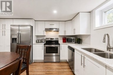 557 LAKE STREET St. Catharines (Lakeport) Ontario photo 22