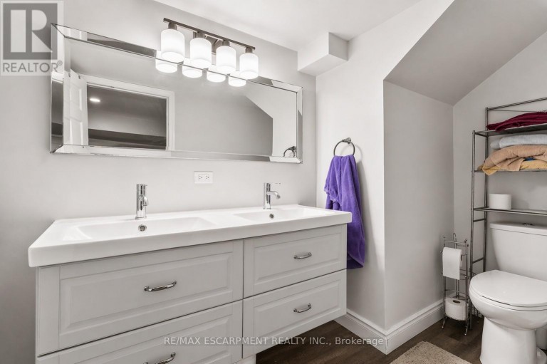 557 LAKE STREET, St. Catharines (Lakeport), Ontario, L2N4J1