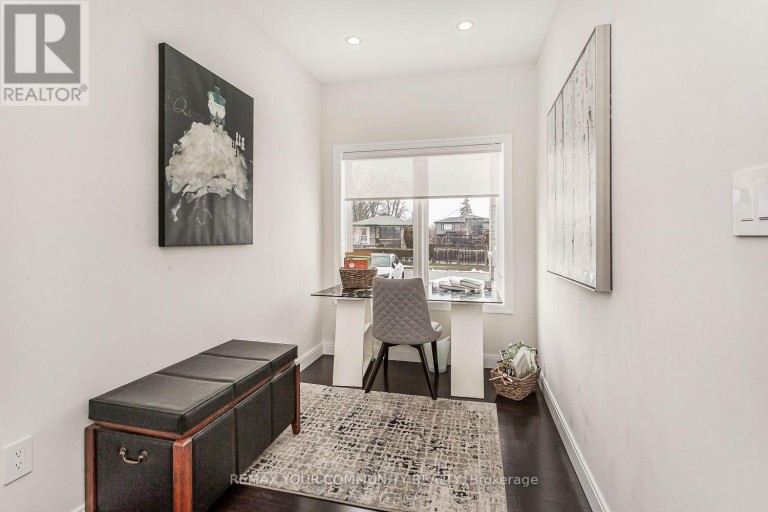 338 WOODALE AVENUE, Oakville (WO West), Ontario, L6K2N7