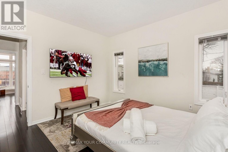 338 WOODALE AVENUE, Oakville (WO West), Ontario, L6K2N7