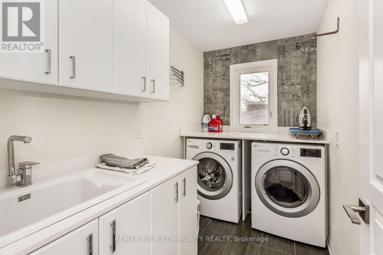 338 WOODALE AVENUE, Oakville (WO West), Ontario, L6K2N7