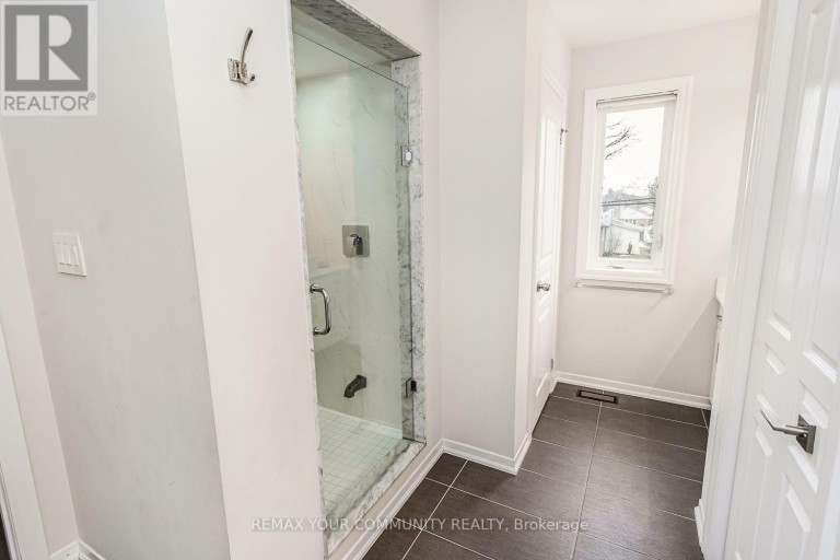 338 WOODALE AVENUE, Oakville (WO West), Ontario, L6K2N7
