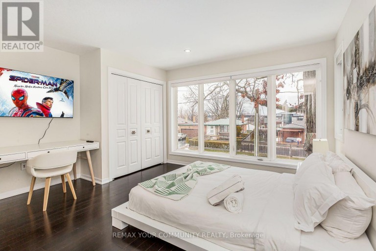 338 WOODALE AVENUE, Oakville (WO West), Ontario, L6K2N7