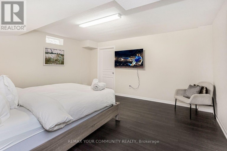 338 WOODALE AVENUE, Oakville (WO West), Ontario, L6K2N7