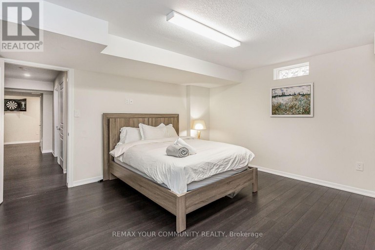 338 WOODALE AVENUE, Oakville (WO West), Ontario, L6K2N7