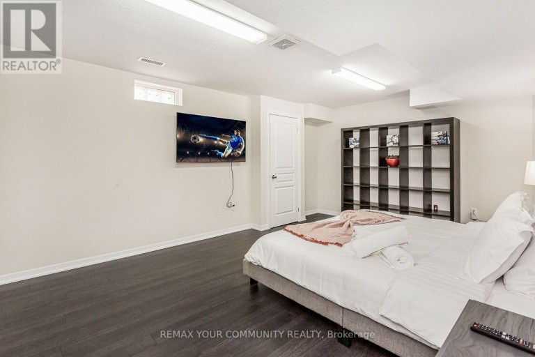 338 WOODALE AVENUE, Oakville (WO West), Ontario, L6K2N7