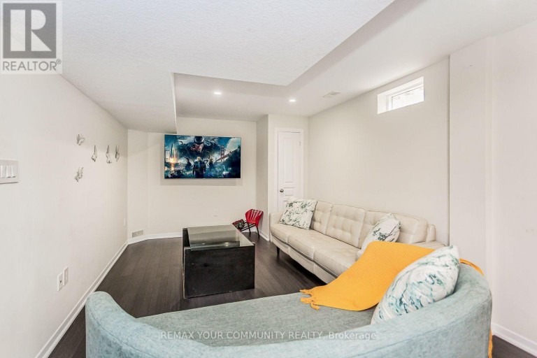338 WOODALE AVENUE, Oakville (WO West), Ontario, L6K2N7