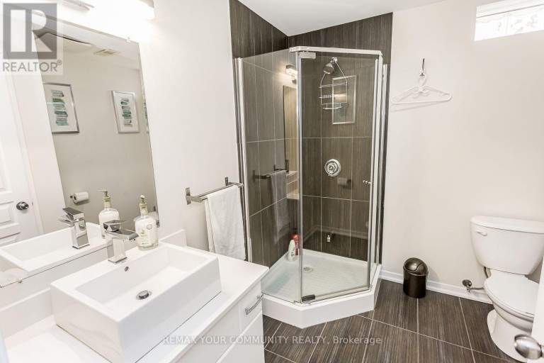 338 WOODALE AVENUE, Oakville (WO West), Ontario, L6K2N7