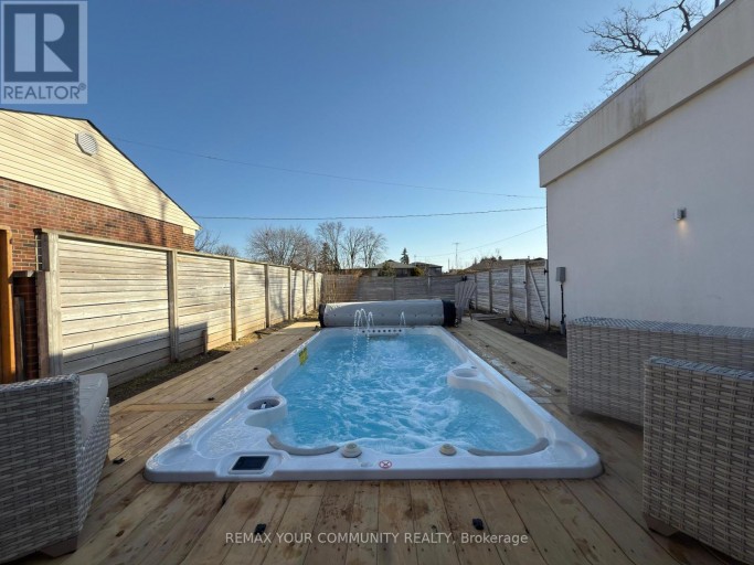 338 WOODALE AVENUE, Oakville (WO West), Ontario, L6K2N7