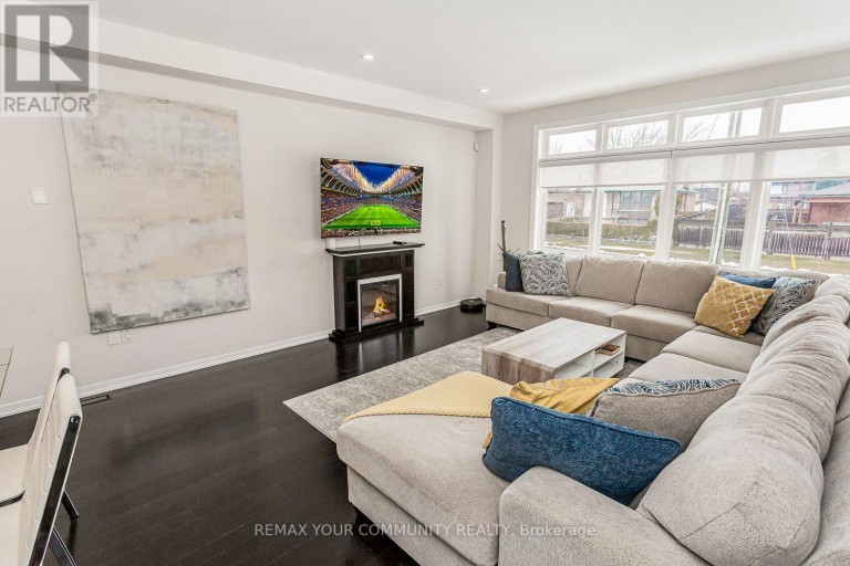 338 WOODALE AVENUE, Oakville (WO West), Ontario, L6K2N7